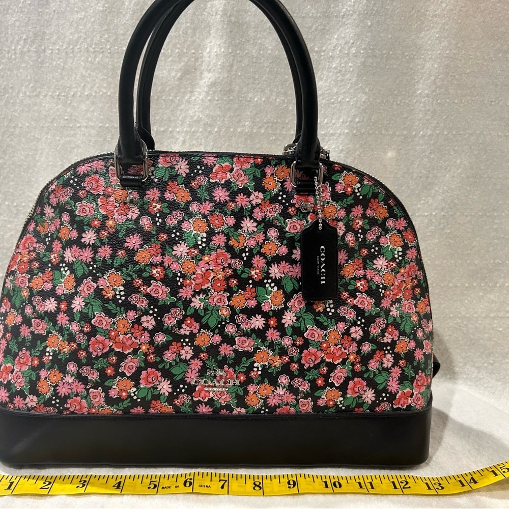 Rare Flower Print Coach Purse in Excellent Condition